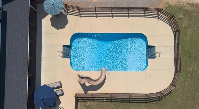 a close view of light fixtures