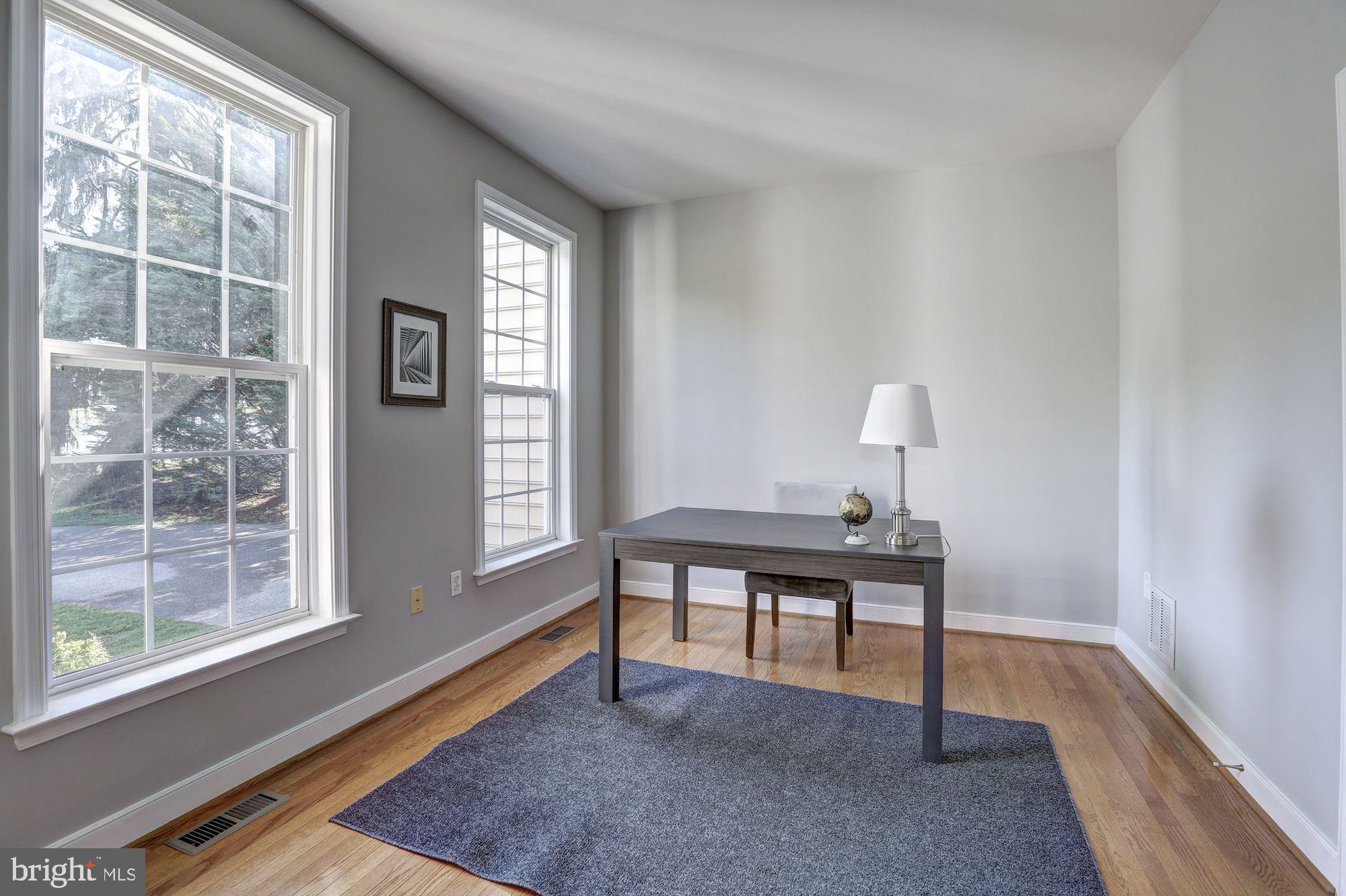 10234 Parkman Road Silver Spring, MD 20903 - Photo 4 of 33 First floor office