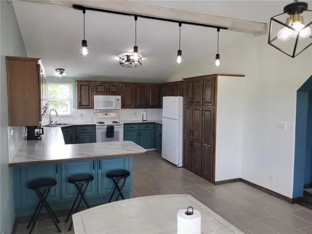 $530,000 | 21814 McLouth Road, McLouth, KS 66054