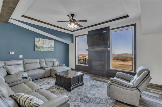 $505,000 | 21814 Mc Louth Road, McLouth, KS 66054