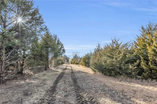 $530,000 | 21814 McLouth Road, McLouth, KS 66054