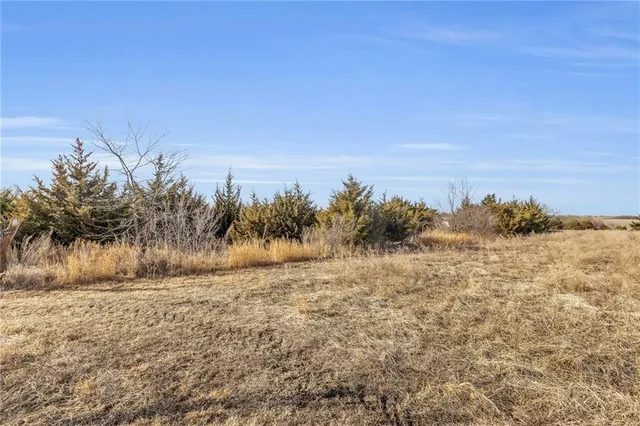 $530,000 | 21814 McLouth Road, McLouth, KS 66054
