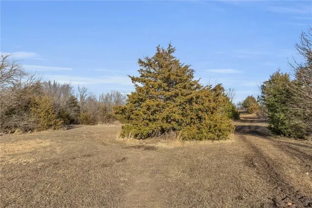 $515,000 | 21814 Mc Louth Road, McLouth, KS 66054