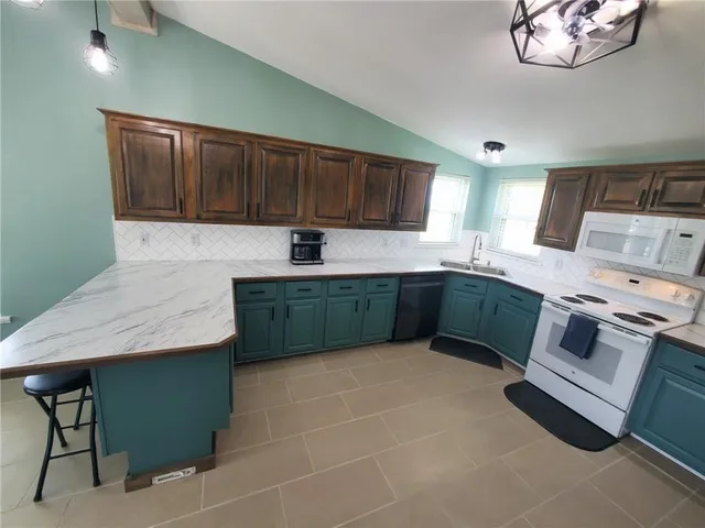 $505,000 | 21814 Mc Louth Road, McLouth, KS 66054