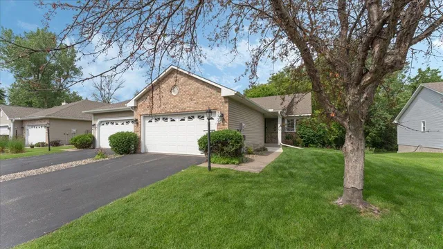 $295,000 | 539 Deer Ridge Lane South, Maplewood, MN 55119