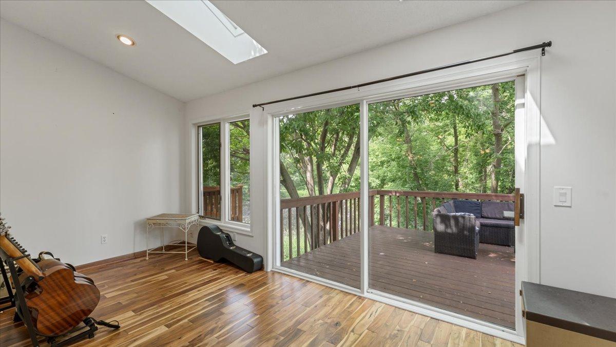 539 Deer Ridge Lane South Maplewood, MN 55119 - Photo 13 of 27