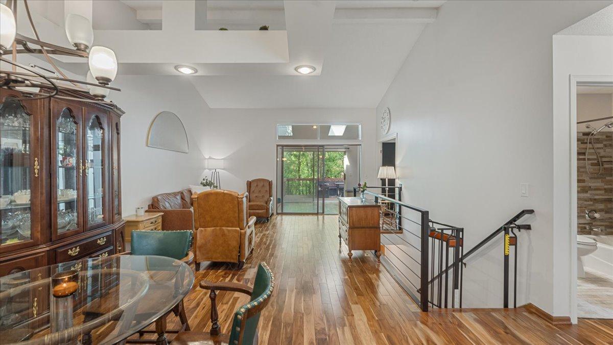 539 Deer Ridge Lane South Maplewood, MN 55119 - Photo 5 of 27