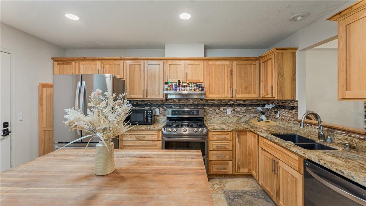 539 Deer Ridge Lane South Maplewood, MN 55119 - Photo 8 of 27