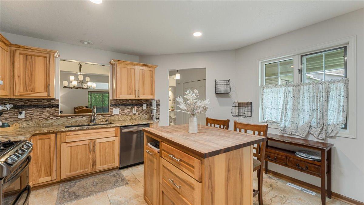 539 Deer Ridge Lane South Maplewood, MN 55119 - Photo 9 of 27