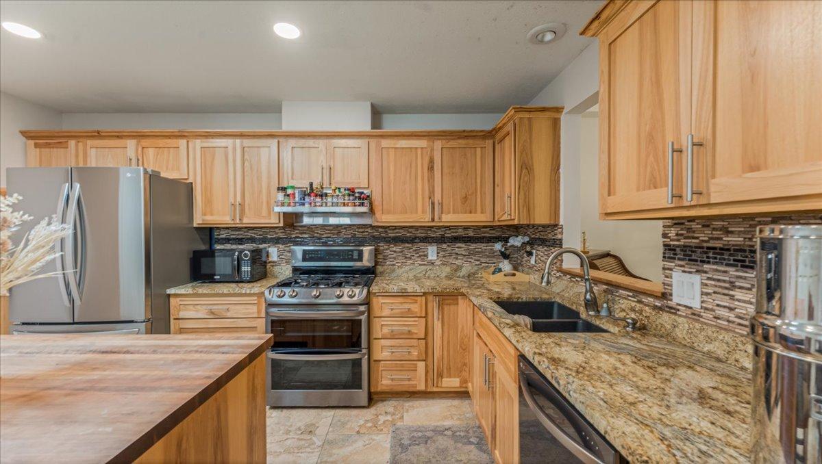 539 Deer Ridge Lane South Maplewood, MN 55119 - Photo 10 of 27