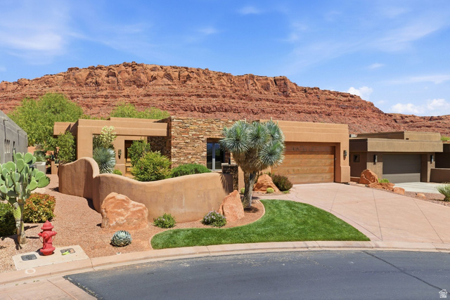 2410 West Entrada Trail, Unit 4 St. George, UT 84770 - Photo 2 of 47