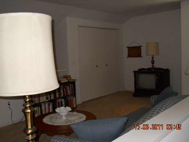 613 Ashley Circle East Rochester, MI 48307 - Photo 5 of 8 31044468-4.JPG