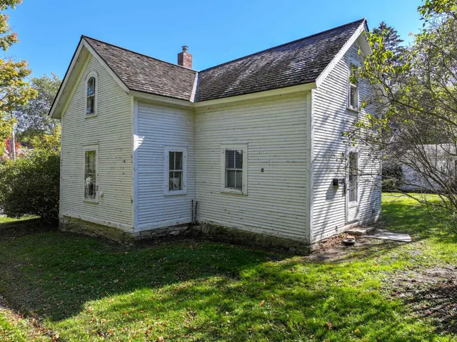 $499,000 | 29 Middle Seymour Street, Middlebury, VT 05753