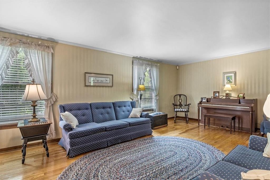 1744 Fox Chapel Road Pittsburgh, PA 15238 - Photo 3 of 25 Gallery Image 3