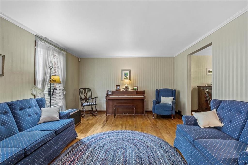 1744 Fox Chapel Road Pittsburgh, PA 15238 - Photo 4 of 25 Gallery Image 4