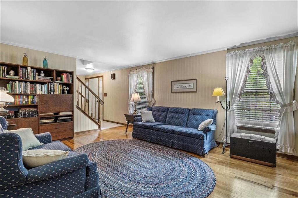 1744 Fox Chapel Road Pittsburgh, PA 15238 - Photo 5 of 25 Gallery Image 5