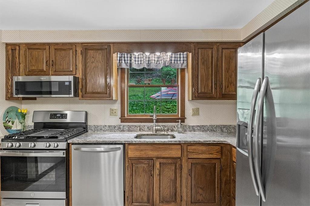 1744 Fox Chapel Road Pittsburgh, PA 15238 - Photo 8 of 25 Gallery Image 8