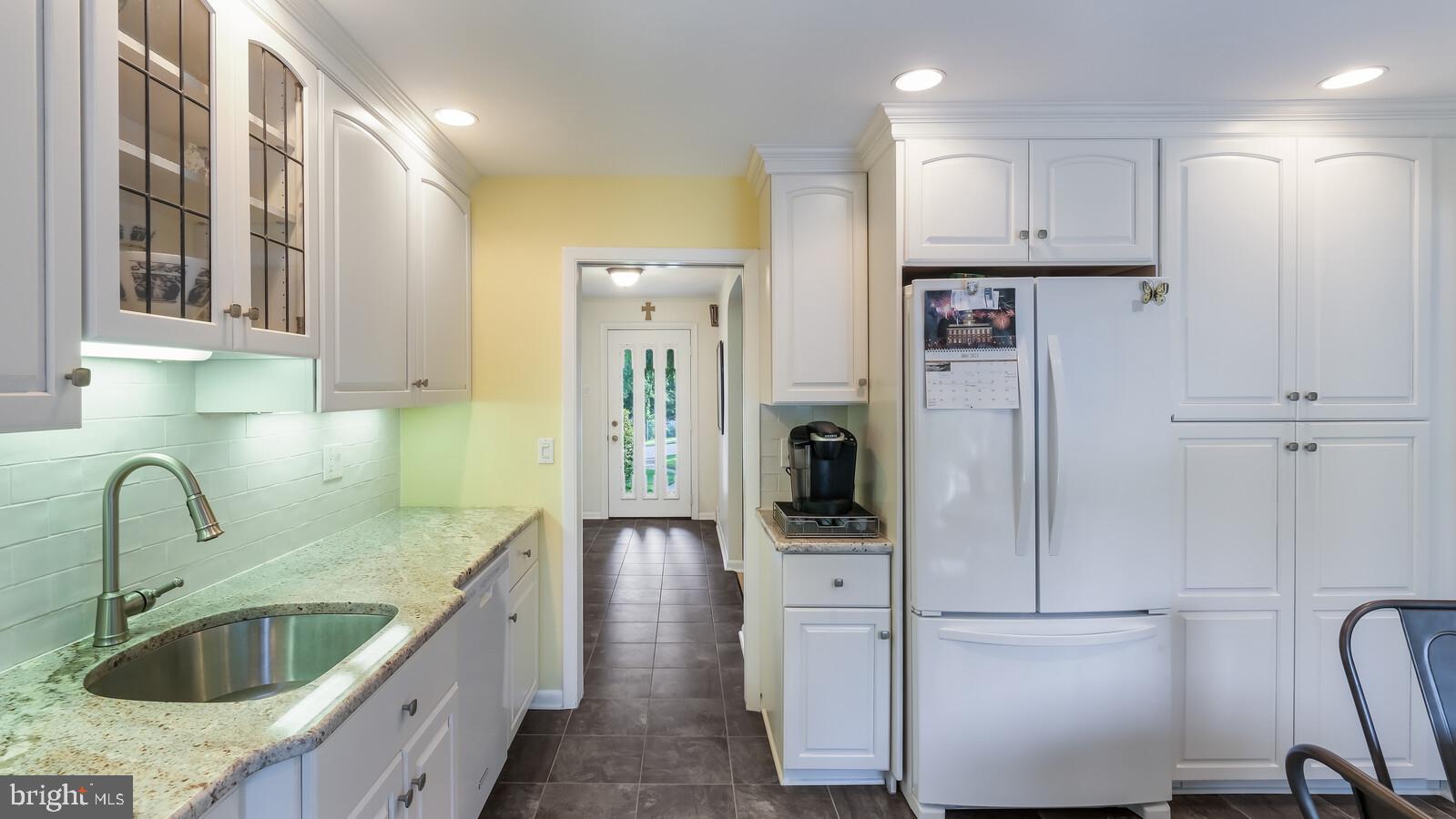 999 George Road Jenkintown, PA 19046 - Photo 14 of 44 Clean and bright kitchen