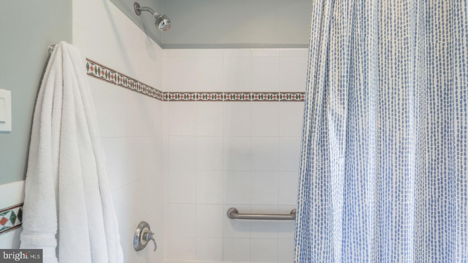 999 George Road Jenkintown, PA 19046 - Photo 32 of 44 Hall Bathroom