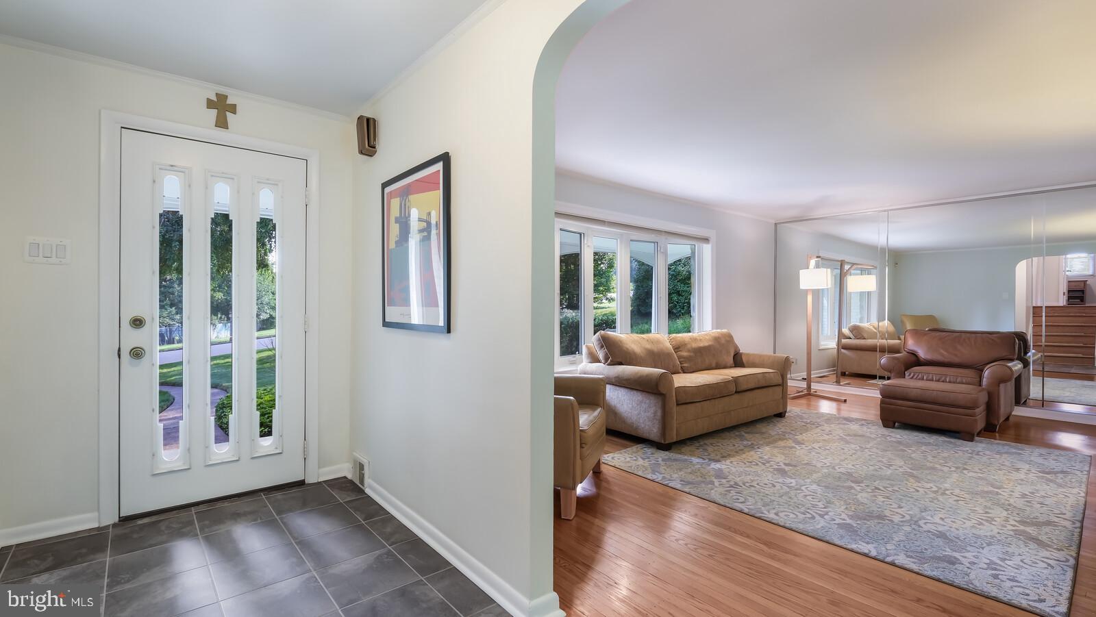 999 George Road Jenkintown, PA 19046 - Photo 6 of 44 Foyer leading to living room