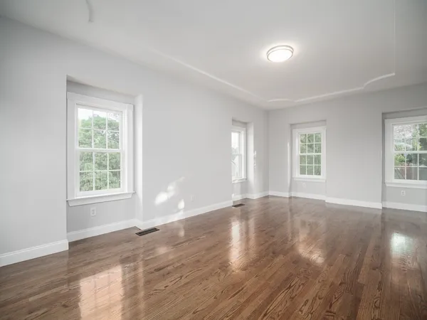 $4,500 | 8 Richardson Street, Unit 2, Winchester, MA 01890