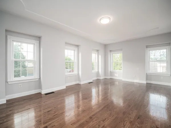 $4,500 | 8 Richardson Street, Unit 2, Winchester, MA 01890