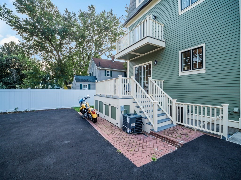 8 Richardson Street, Unit 2 Winchester, MA 01890 - Photo 28 of 38