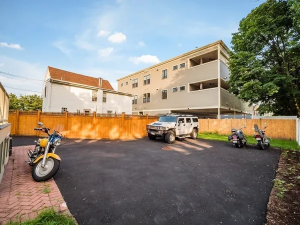 $4,500 | 8 Richardson Street, Unit 2, Winchester, MA 01890