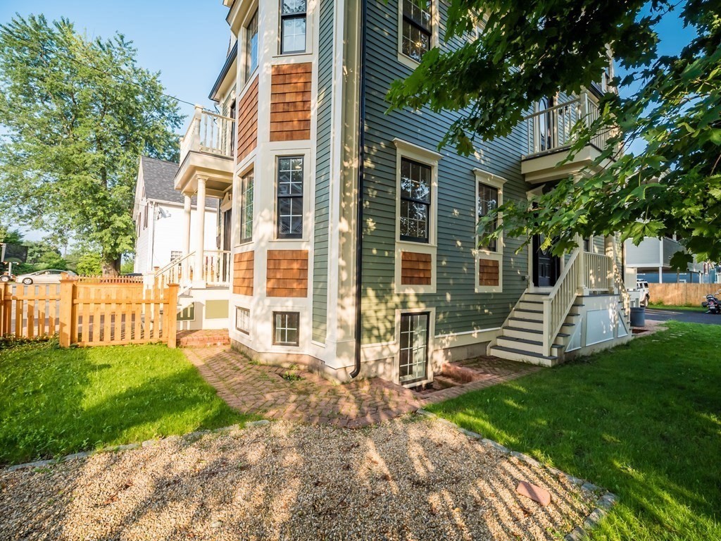 8 Richardson Street, Unit 2 Winchester, MA 01890 - Photo 36 of 38