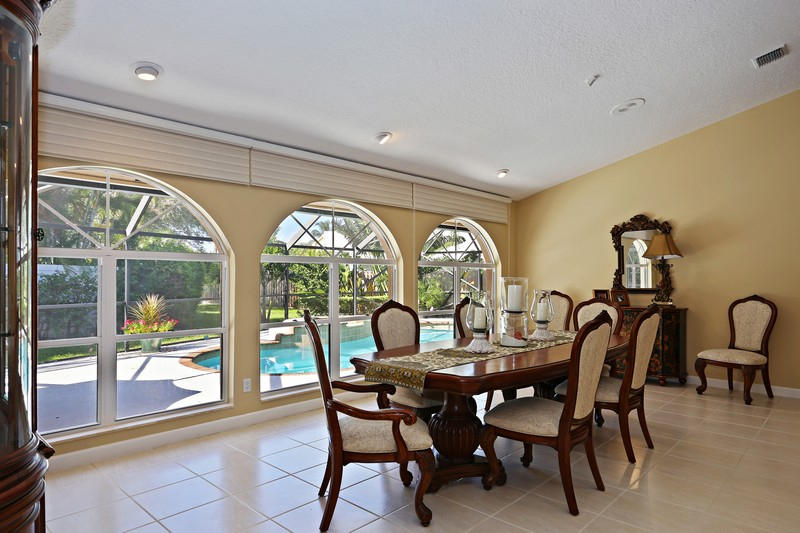 175 Apollo Circle Jupiter, FL 33477 - Photo 4 of 33 Dining room with pretty views