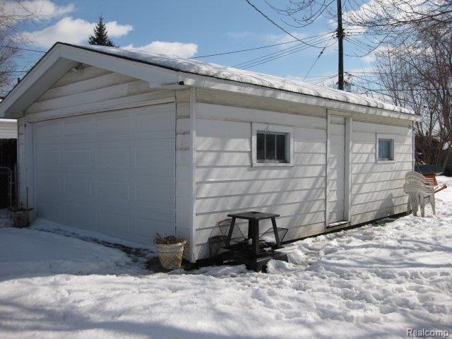 17224 Stephens Road Eastpointe, MI 48021 - Photo 4 of 14 Patty Lane 42846 124.jpg