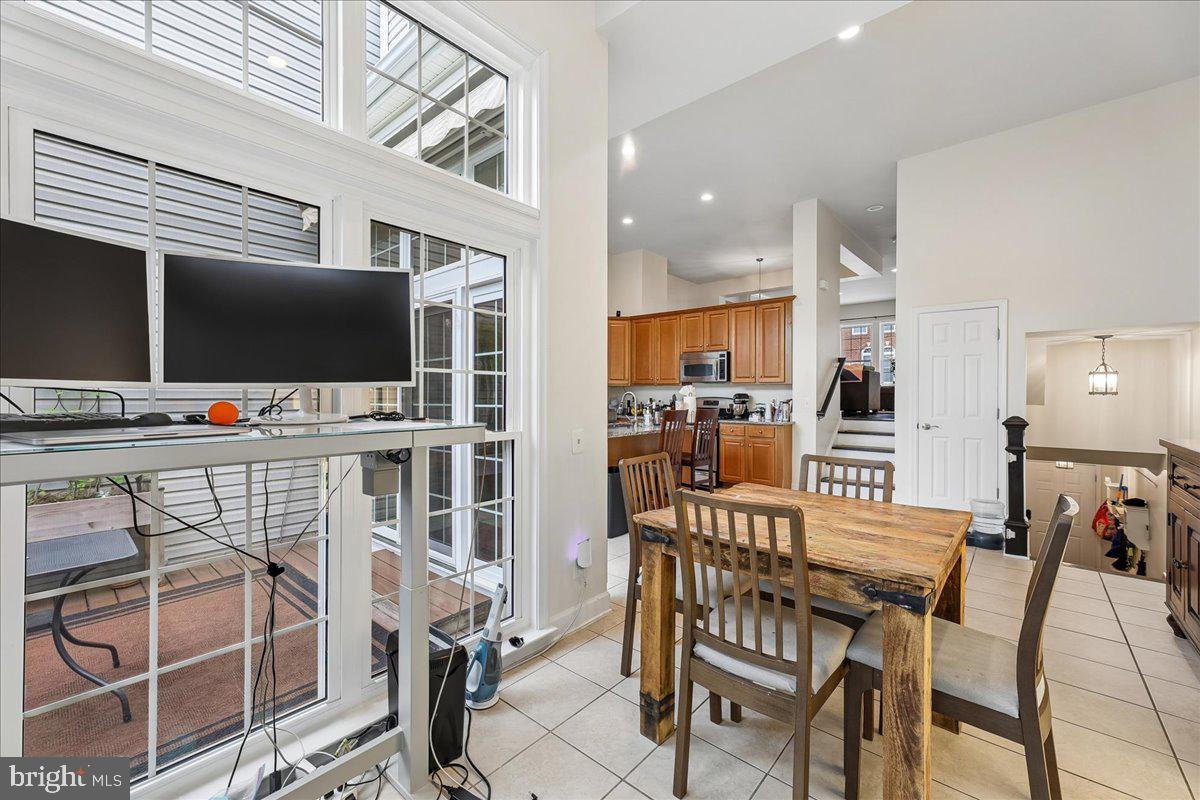 9276 Laurel Ridge Crossing Road Lorton, VA 22079 - Photo 11 of 43 Bright and airy dining space awaits.