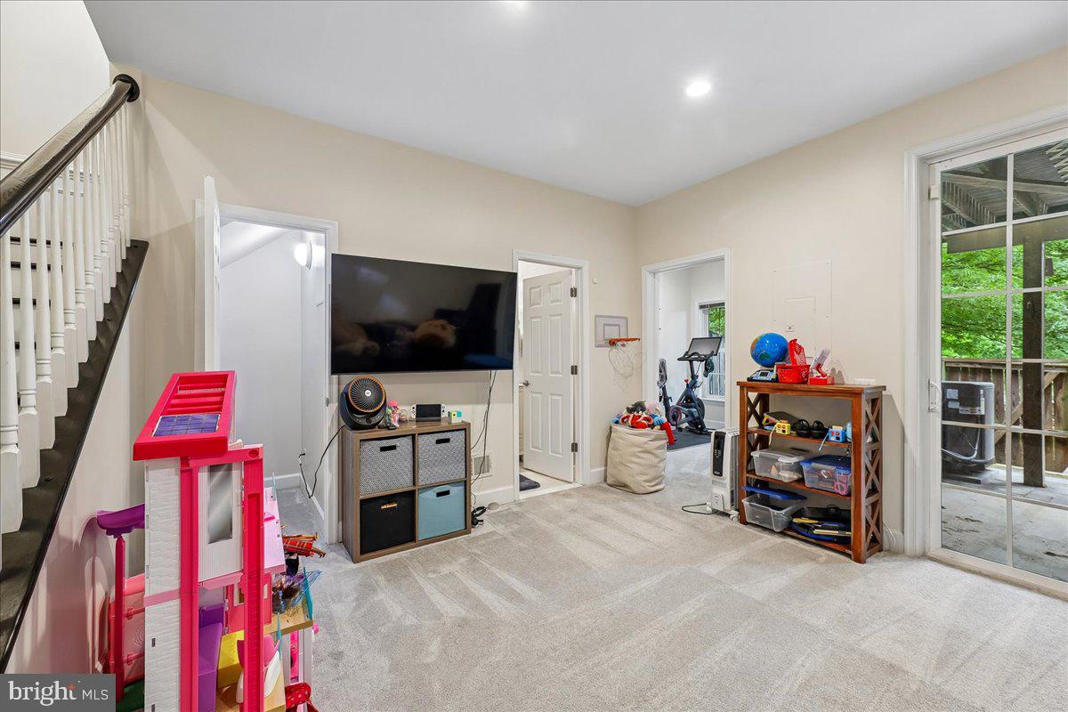 9276 Laurel Ridge Crossing Road Lorton, VA 22079 - Photo 3 of 43 Bright and inviting multi-use space.