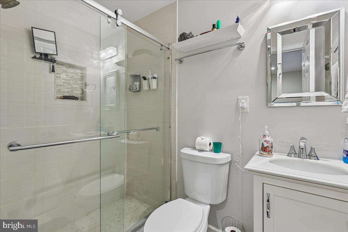 9276 Laurel Ridge Crossing Road Lorton, VA 22079 - Photo 7 of 43 Sleek modern bathroom oasis.