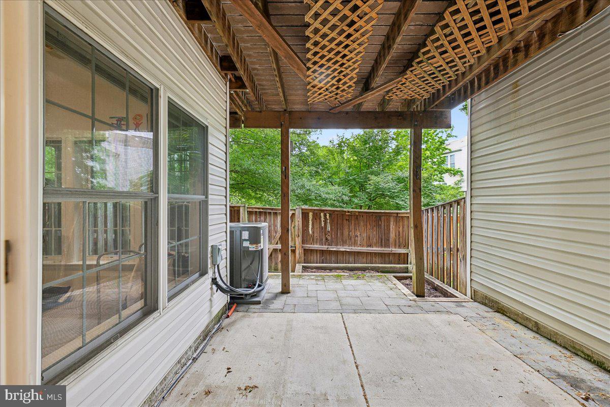9276 Laurel Ridge Crossing Road Lorton, VA 22079 - Photo 9 of 43 Serene outdoor retreat awaits you.