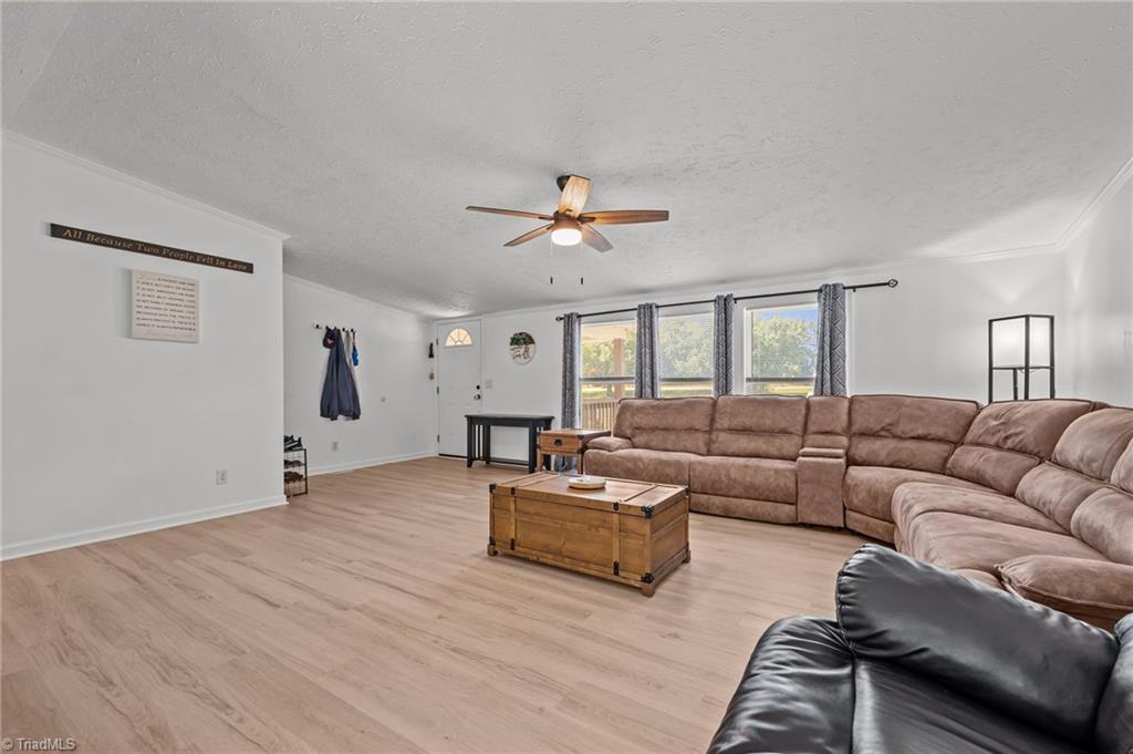1825 Sandy Cross Road Reidsville, NC 27320 - Photo 5 of 25