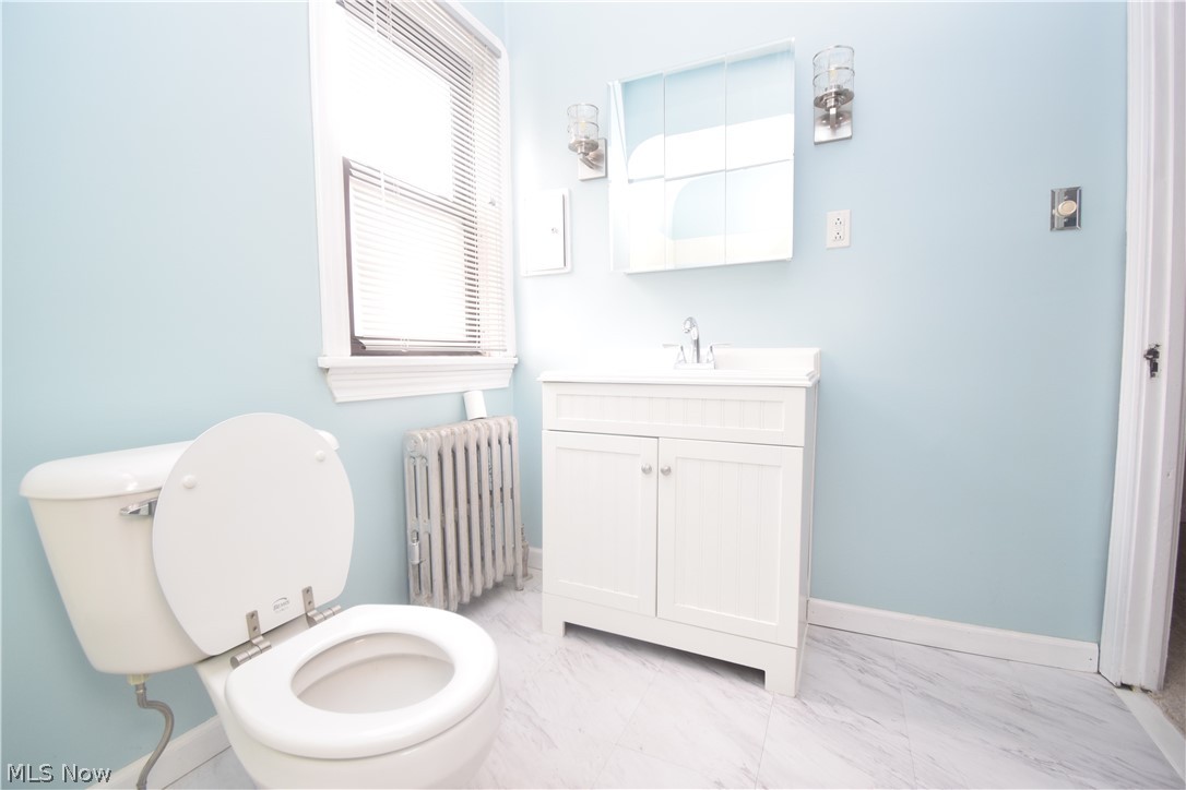 3506 Tullamore Road Cleveland, OH 44118 - Photo 15 of 28 2ND FLOOR BATHROOM