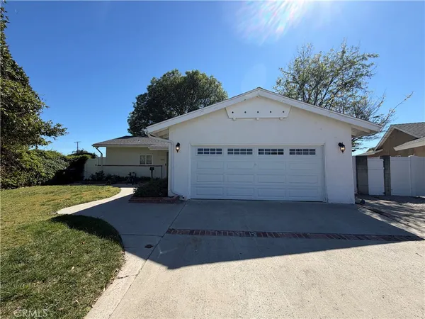 $1,100,000 | 9401 Elsie Avenue, Northridge, CA 91324