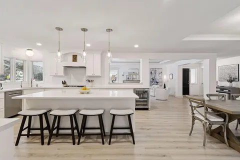 $1,750,000 | 14 Woodland Road, Edina, MN 55424