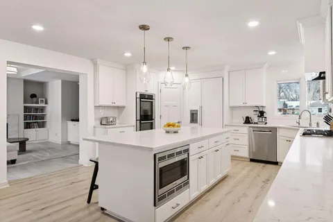 $1,750,000 | 14 Woodland Road, Edina, MN 55424