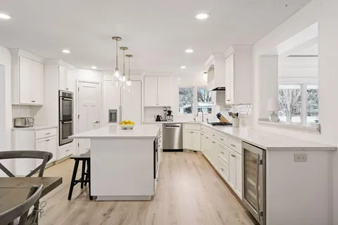 $1,750,000 | 14 Woodland Road, Edina, MN 55424