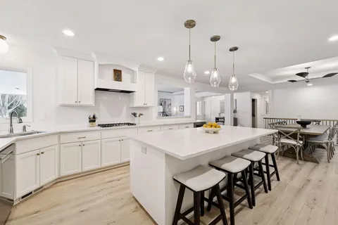 $1,750,000 | 14 Woodland Road, Edina, MN 55424