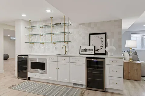 $1,750,000 | 14 Woodland Road, Edina, MN 55424