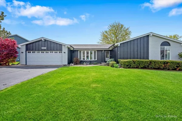 $399,900 | 39867 North Harbor Ridge Drive, Antioch, IL 60002