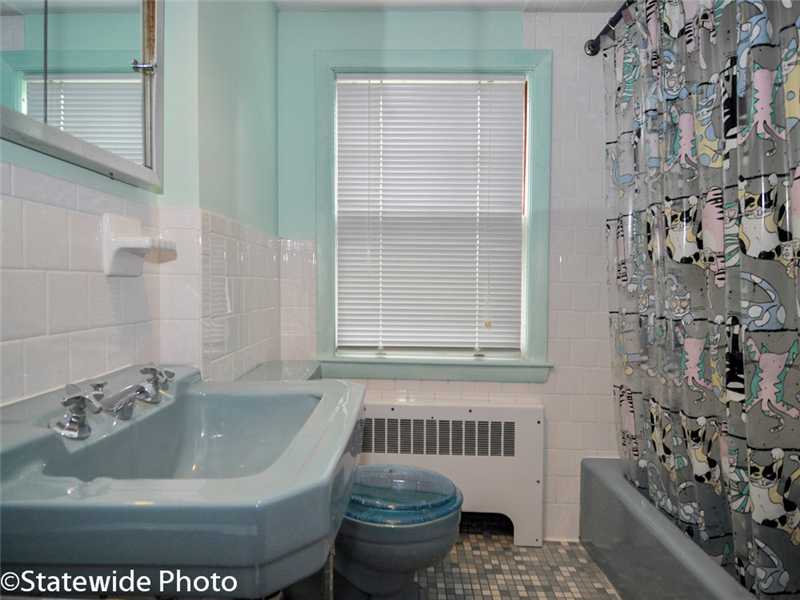 74 Rome Avenue Providence, RI 02908 - Photo 20 of 23 Bathroom.