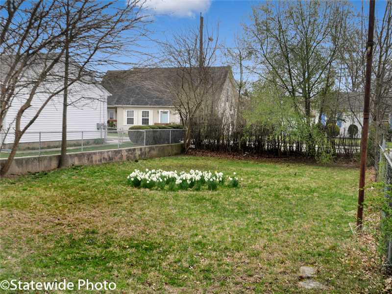 74 Rome Avenue Providence, RI 02908 - Photo 23 of 23 Yard/Garden.