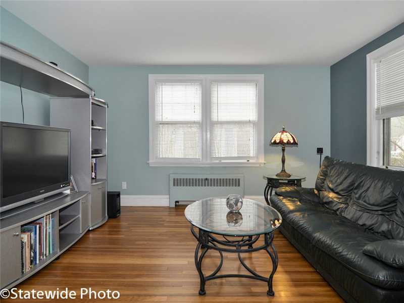 74 Rome Avenue Providence, RI 02908 - Photo 4 of 23 Living Room.