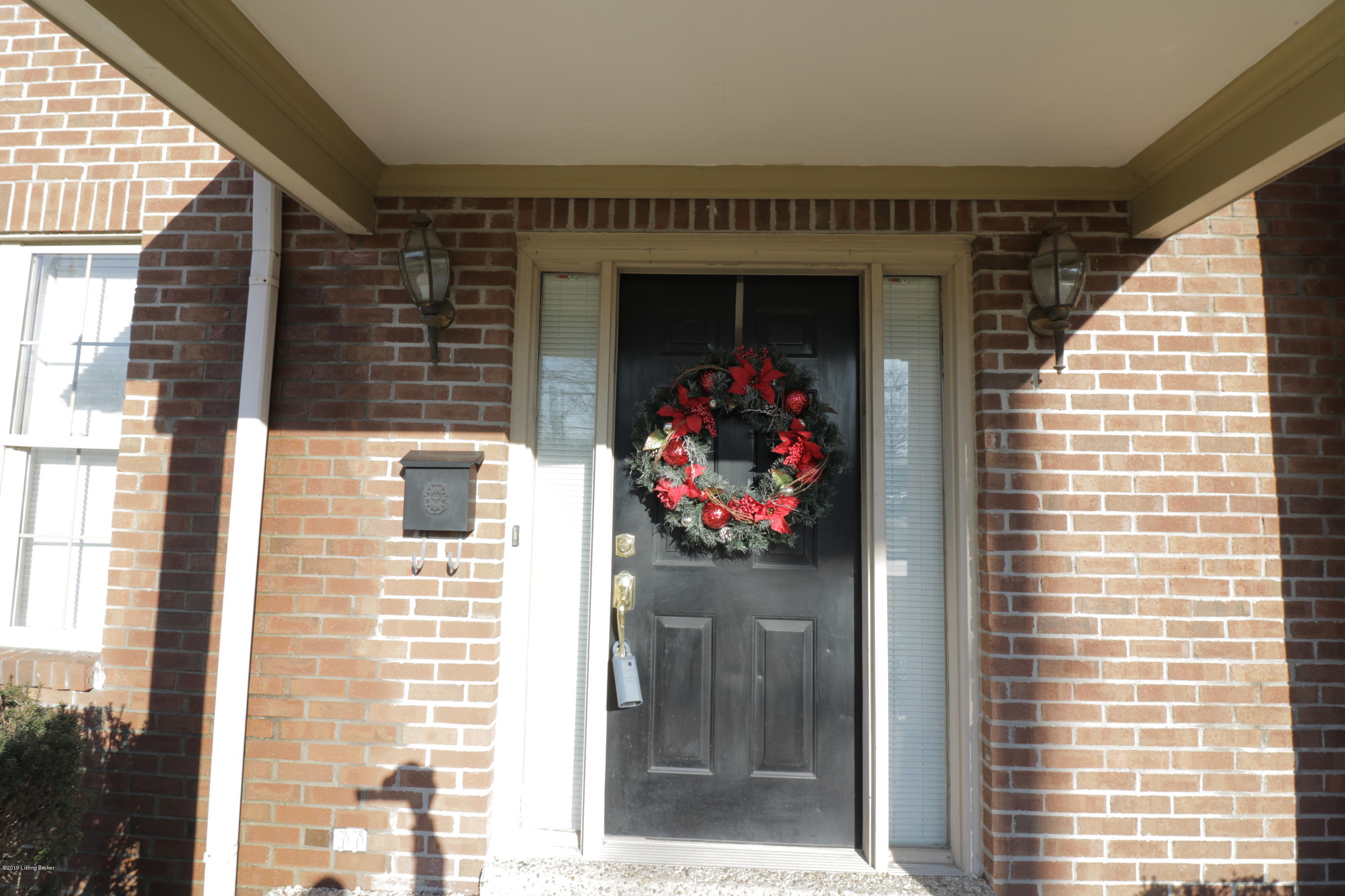 3012 Sprowl Road Louisville, KY 40299 - Photo 4 of 70 IMG_6280