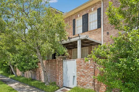 $595,000 | 6022 Burgoyne Road, Houston, TX 77057