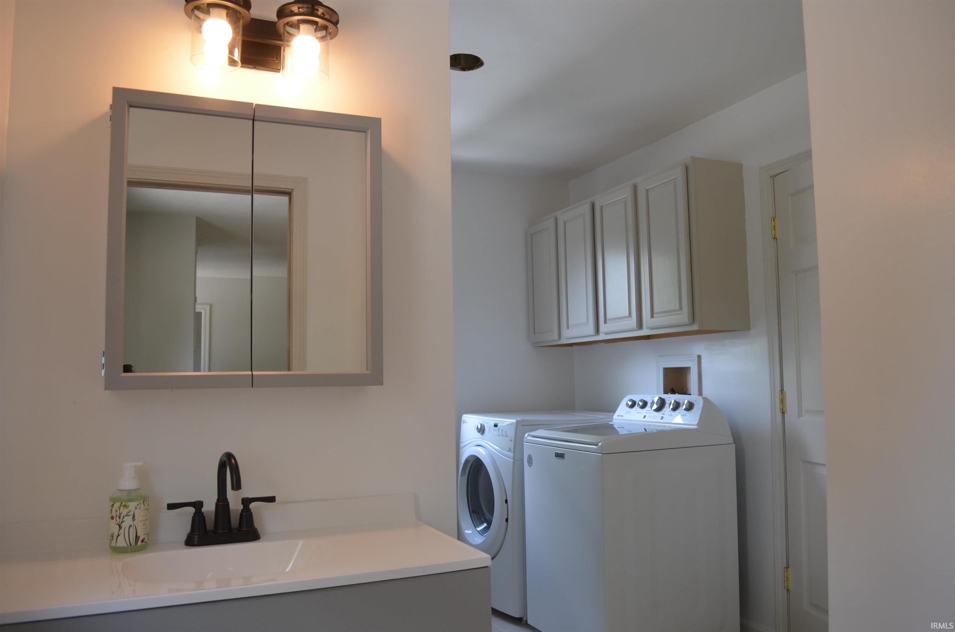 11683 Black Point Road Syracuse, IN 46567 - Photo 17 of 21
